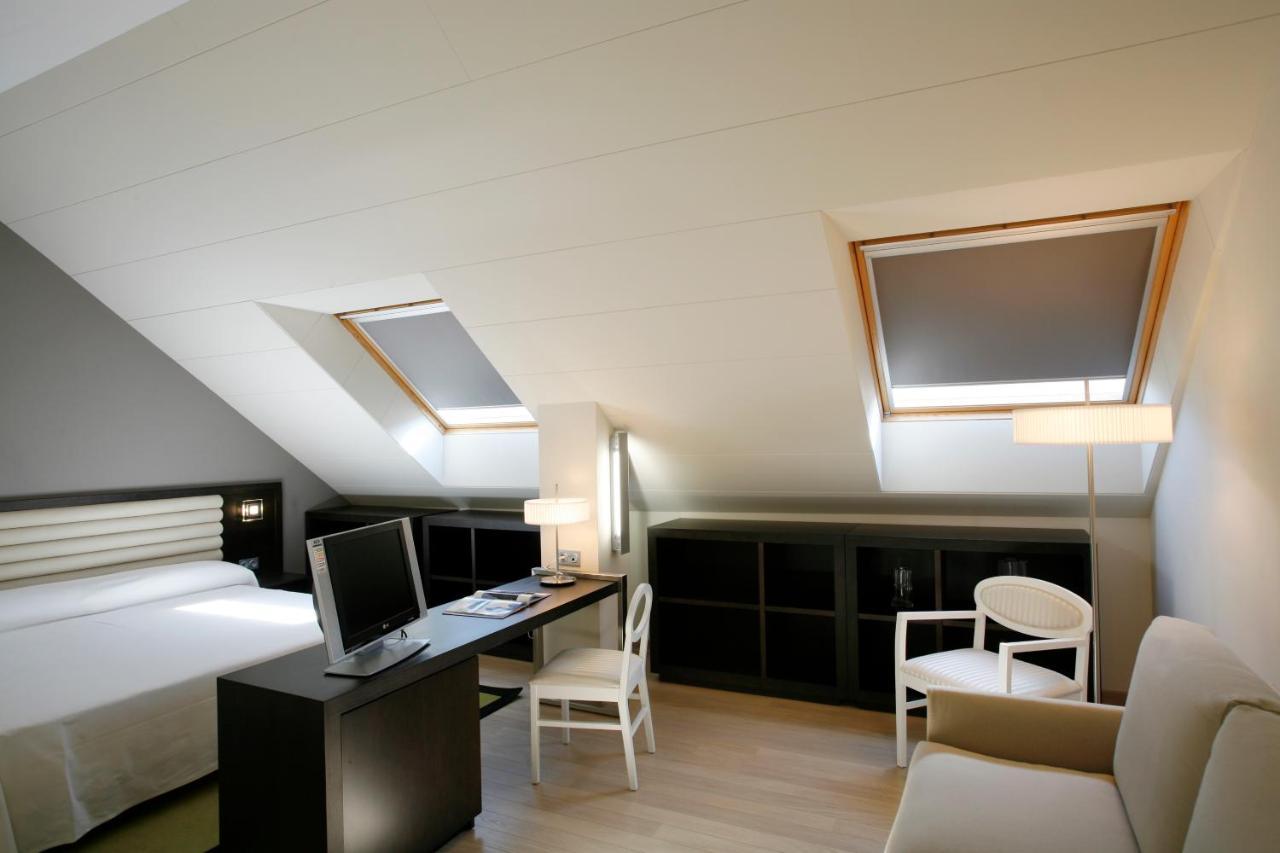 Premium King Room without spa access